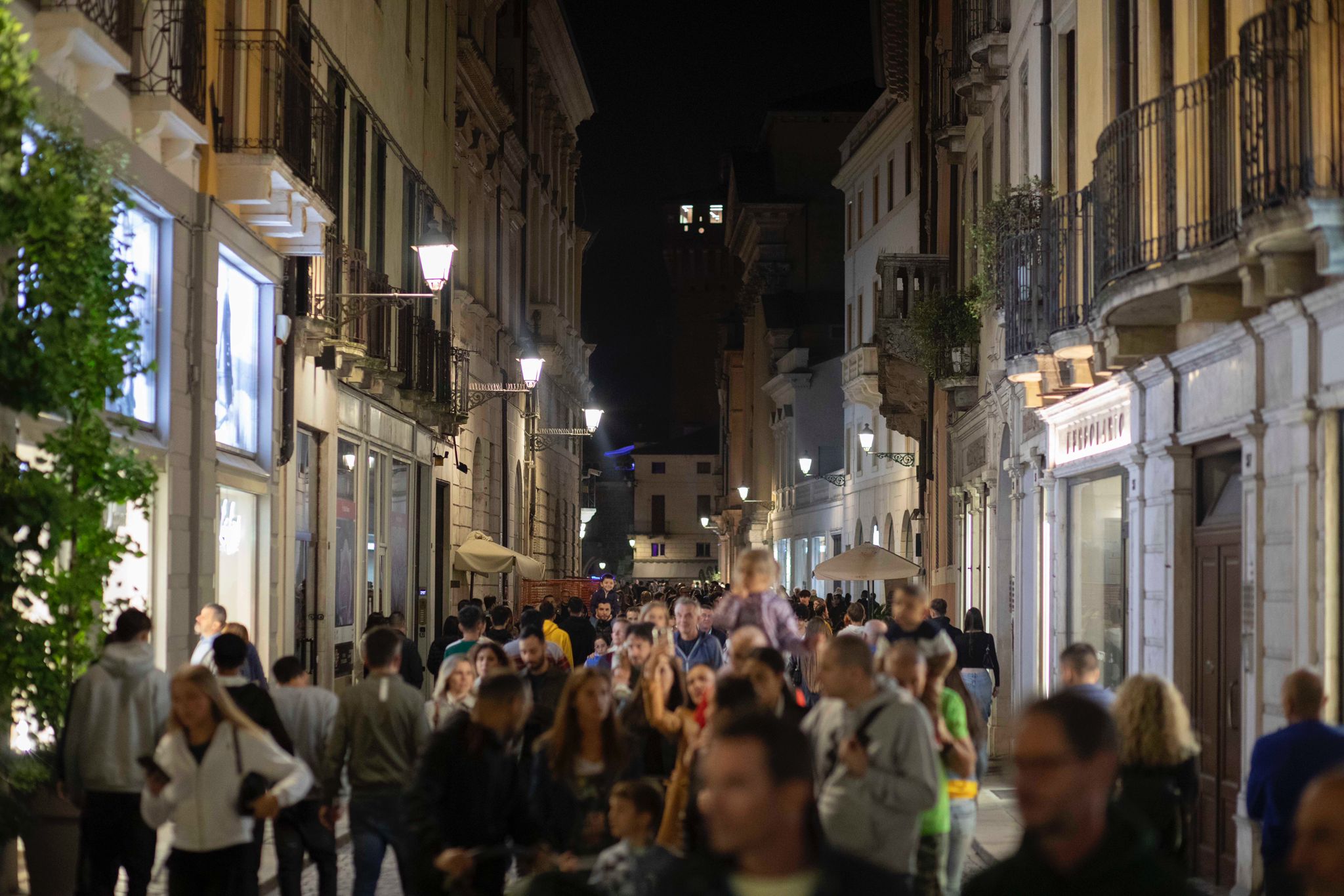 Immagine della notizia BENE I GRANDI EVENTI, MA SERVONO REGOLE PER SOSTENERE I COMMERCIANTI DEL CENTRO