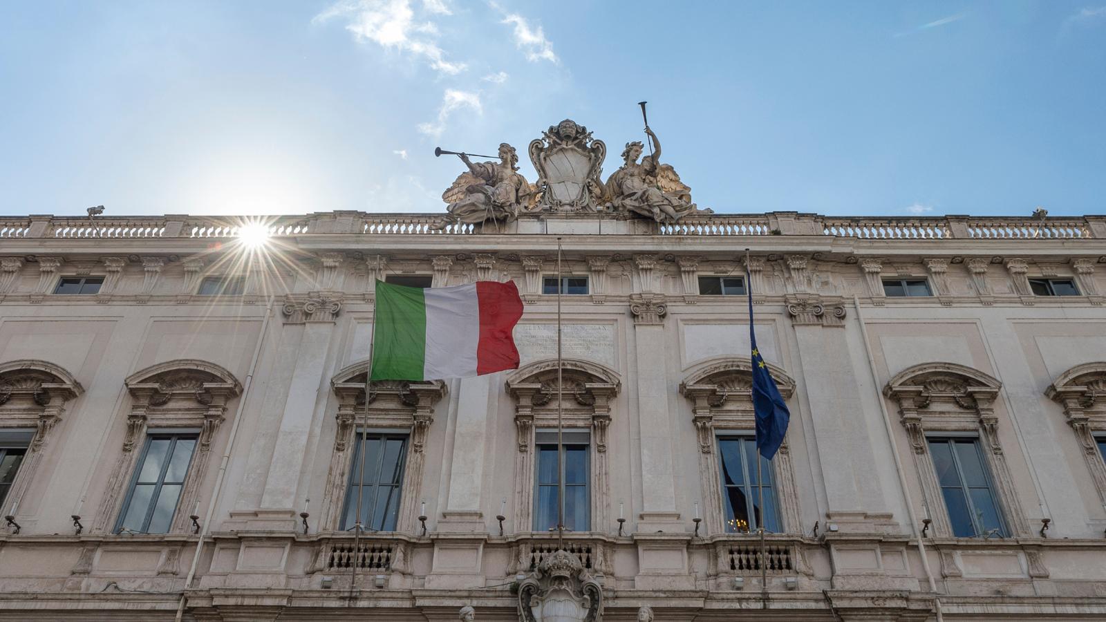 Immagine della notizia LICENZIAMENTI: SENZA TETTO AI RISARCIMENTI SI METTE A RISCHIO LA SOPRAVVIVENZA DELLE PICCOLE IMPRESE.
